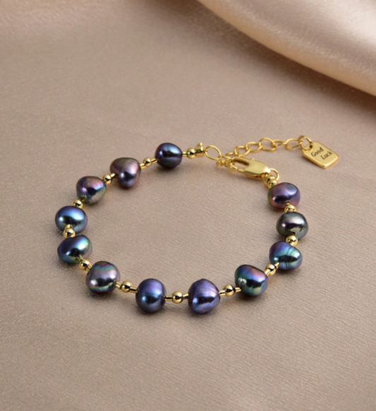 Blessed Heart ~  Cultured Akoya Pearls Bracelet