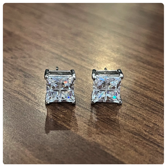 AAAA+  Princess Cut  Cubic Zirconia  on Silver Post Back Earrings    ♥️  Mermaid Tracy Favorite  ♥️     HUGE SAVINGS